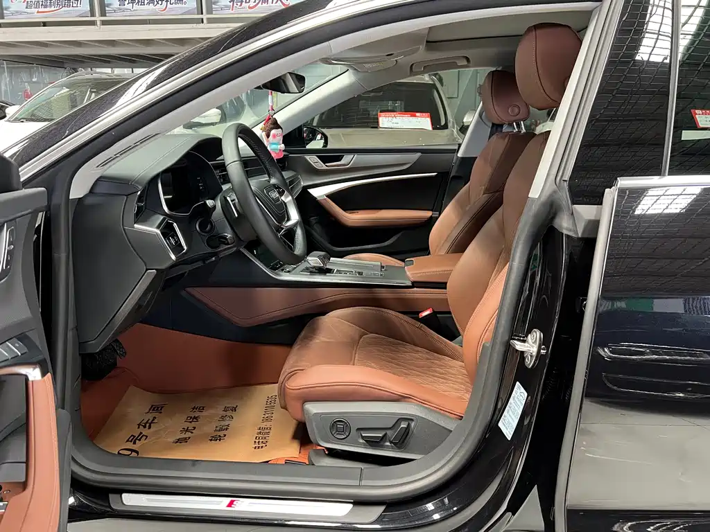 Audi A7L — миниатюра 5