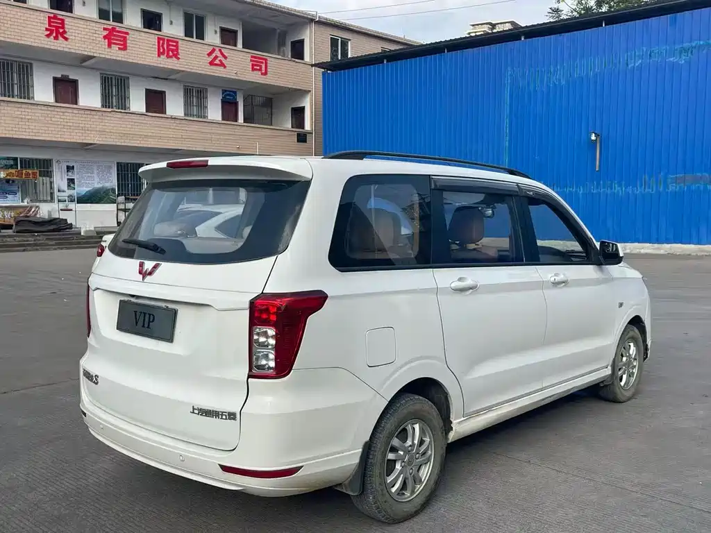 Wuling Hongguang — миниатюра 5
