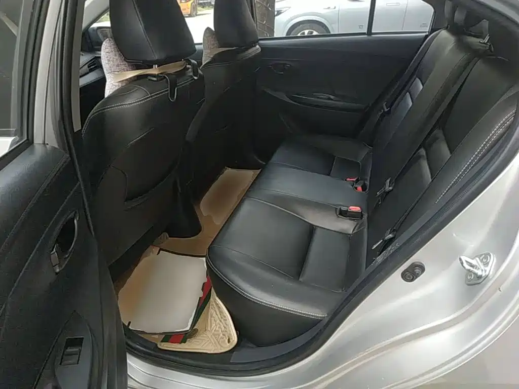 Toyota Vios - фото 13