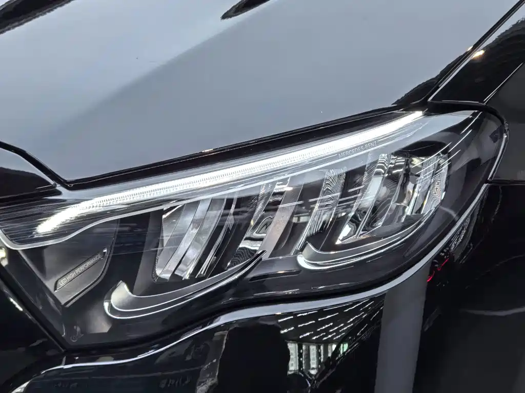 Mercedes-Benz E-Class — миниатюра 21