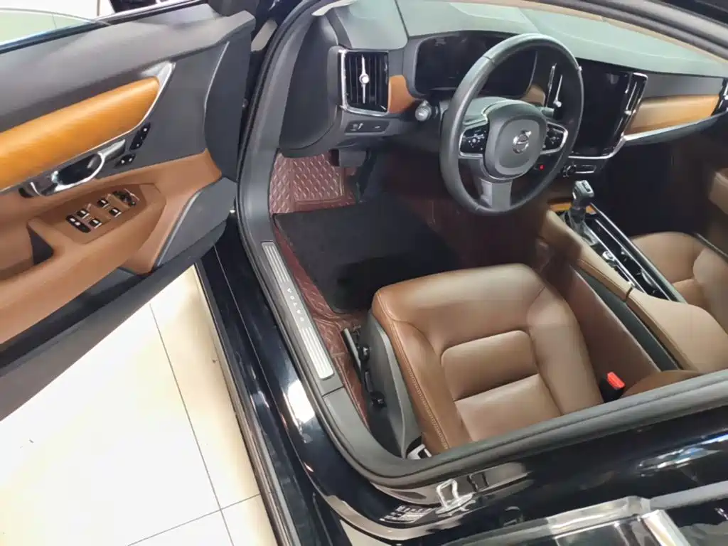 Volvo S90 — миниатюра 16