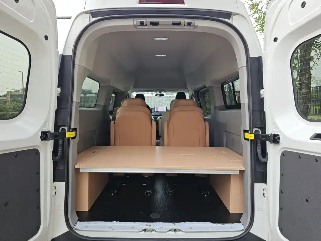 MAXUS V70 — миниатюра 13