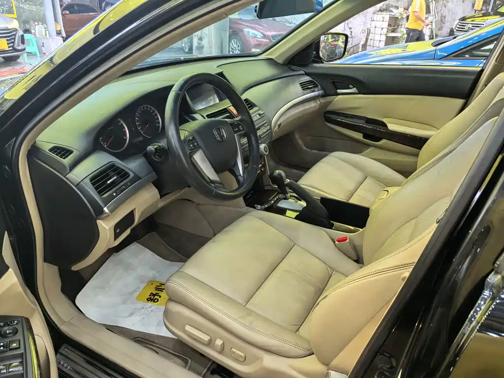 Honda Accord — миниатюра 10