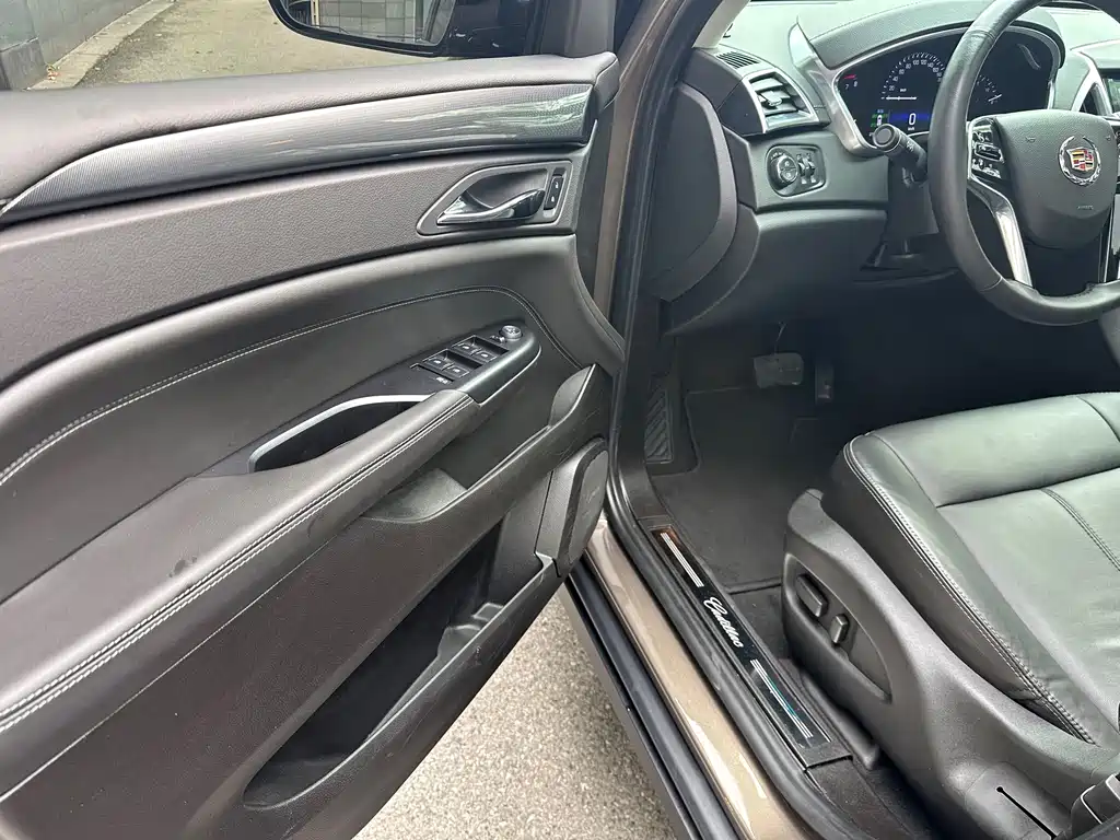 Cadillac SRX — миниатюра 20
