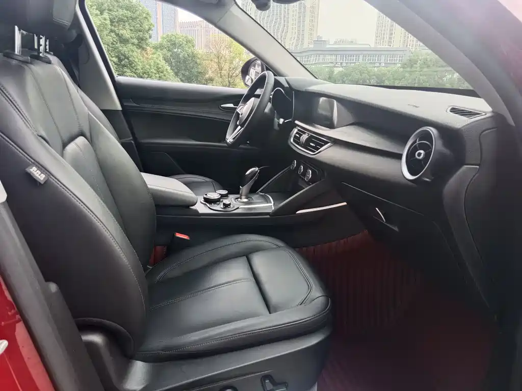 Alfa Romeo Stelvio — миниатюра 14