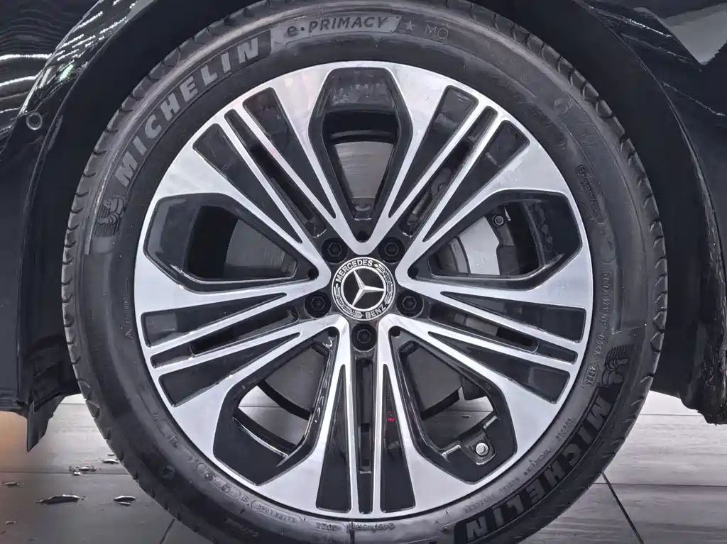 Mercedes-Benz E-Class — миниатюра 20