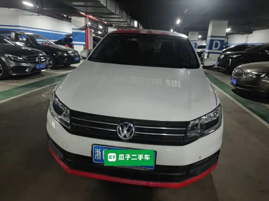 Volkswagen Santana — миниатюра 2