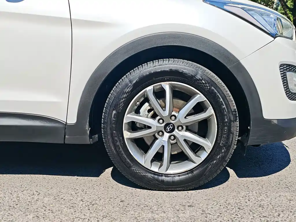 Hyundai Santa Fe — миниатюра 4