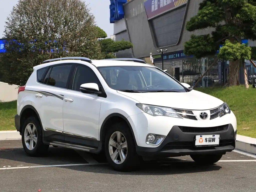 Toyota RAV4 — миниатюра 3
