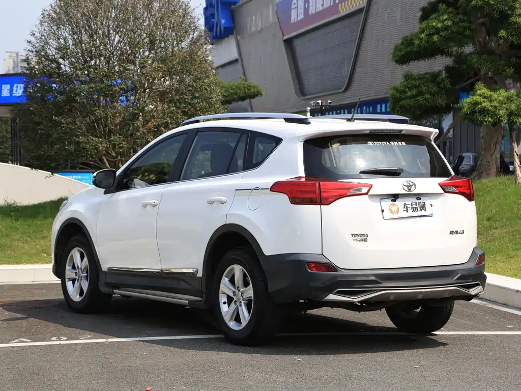Toyota RAV4 — миниатюра 19