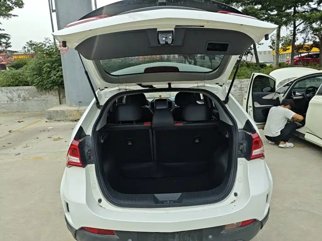 Luxgen U5 SUV — миниатюра 19