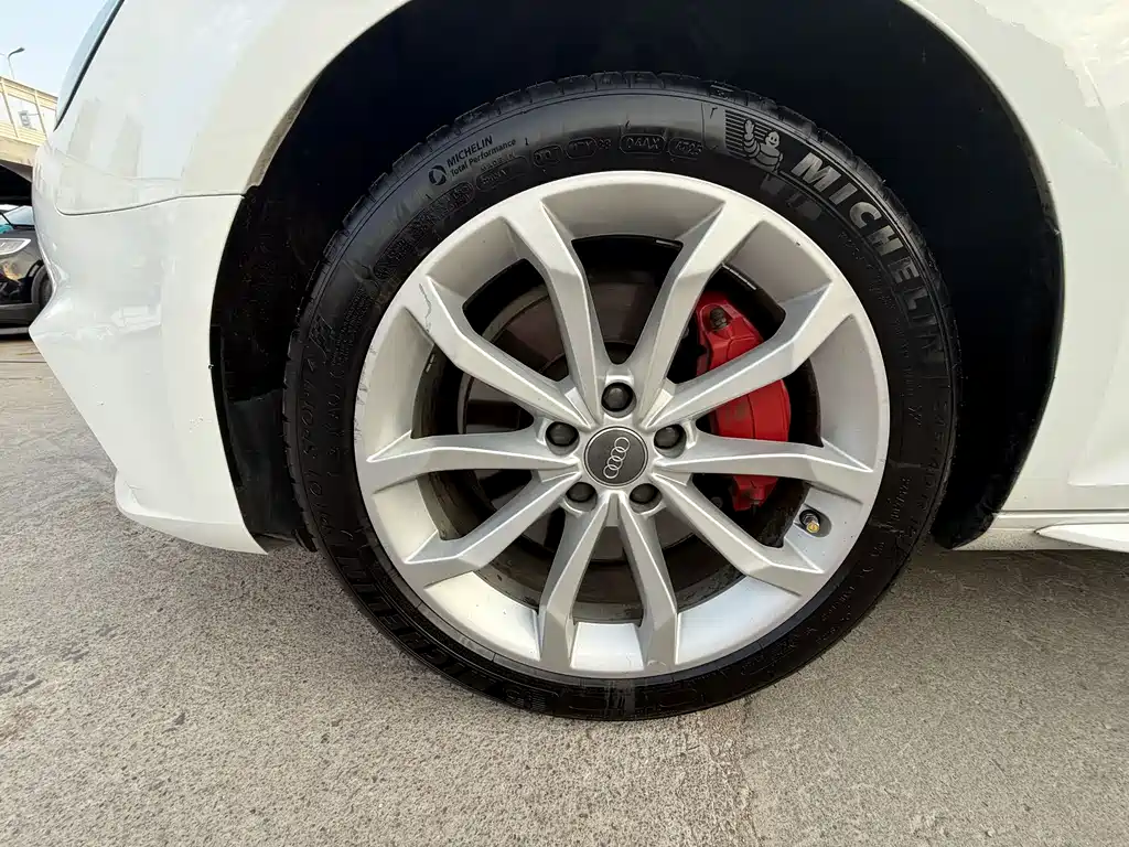 Audi A4L 2018 30 45 TFSI quattro Sport
