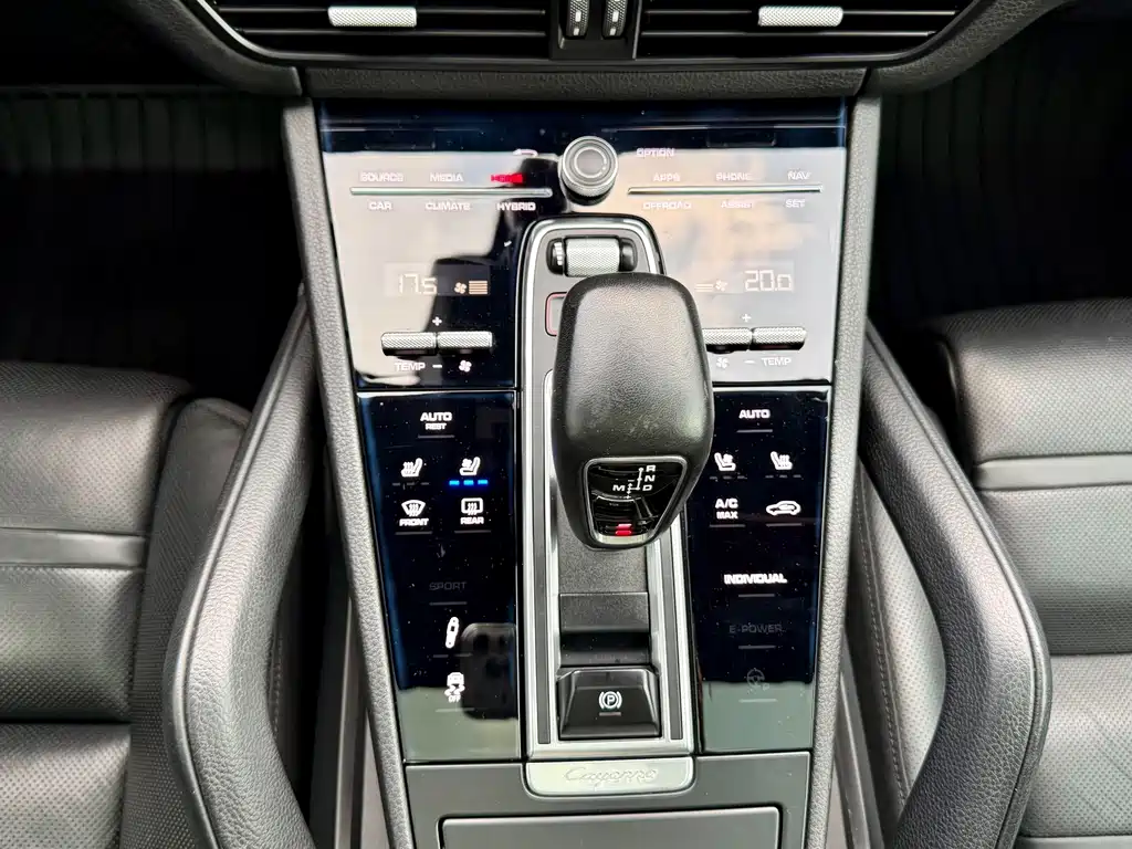 Porsche Cayenne Hybrid — миниатюра 15