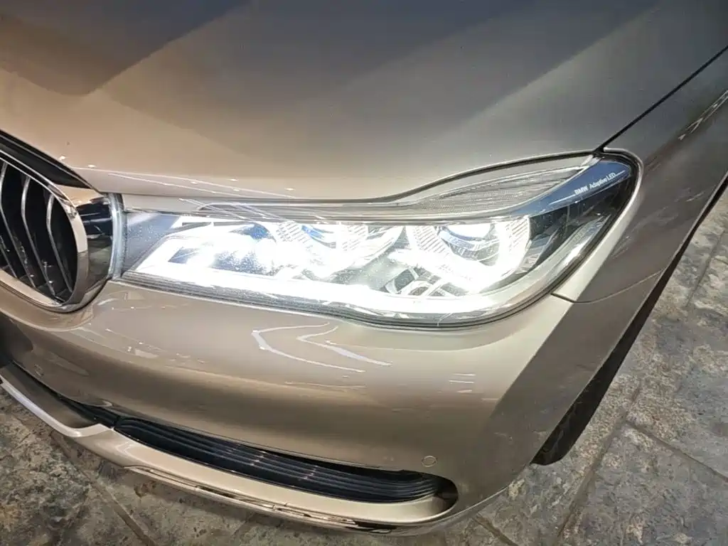 BMW 7 Series — миниатюра 24