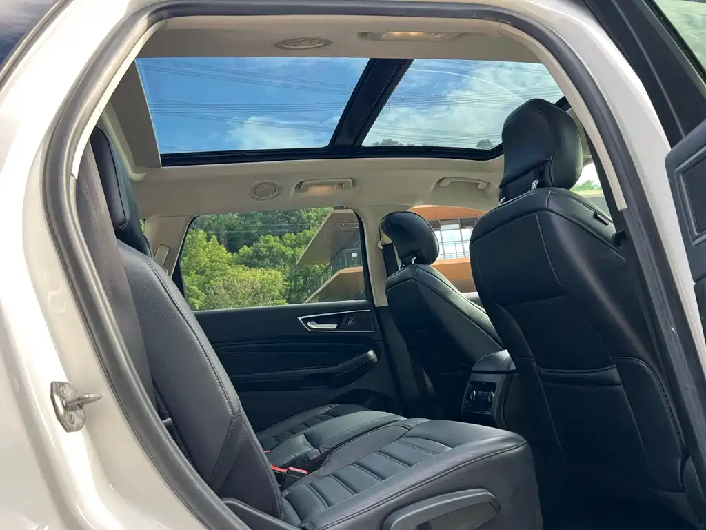 Ford Edge — миниатюра 12