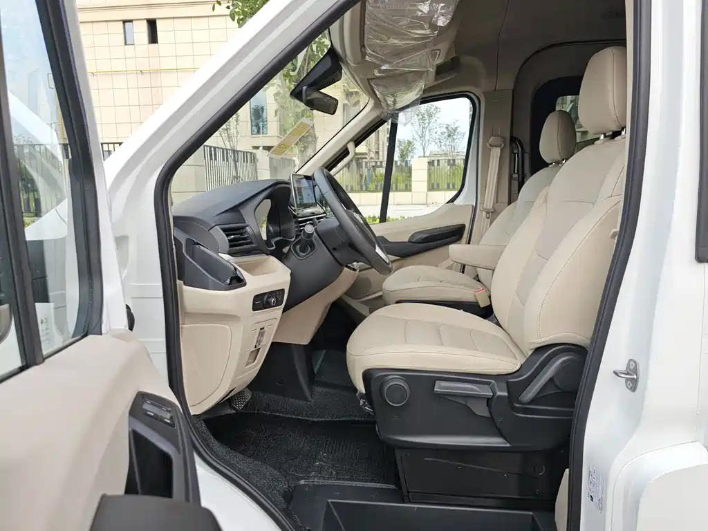 MAXUS 新途EV90 — миниатюра 20