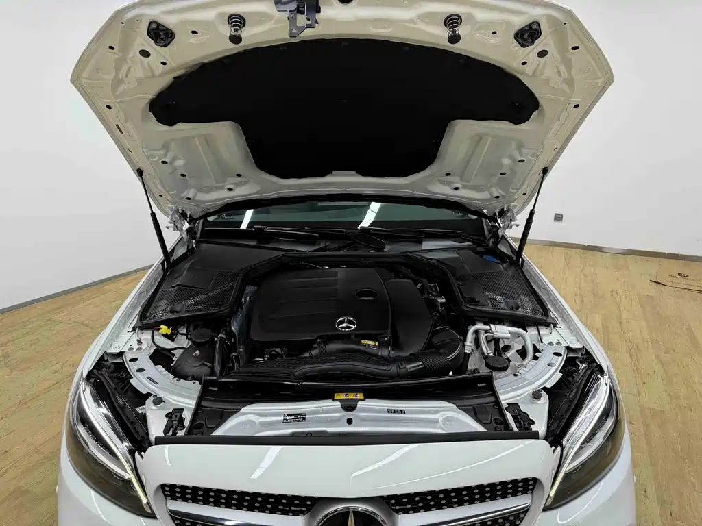 Mercedes-Benz C-Class — миниатюра 6