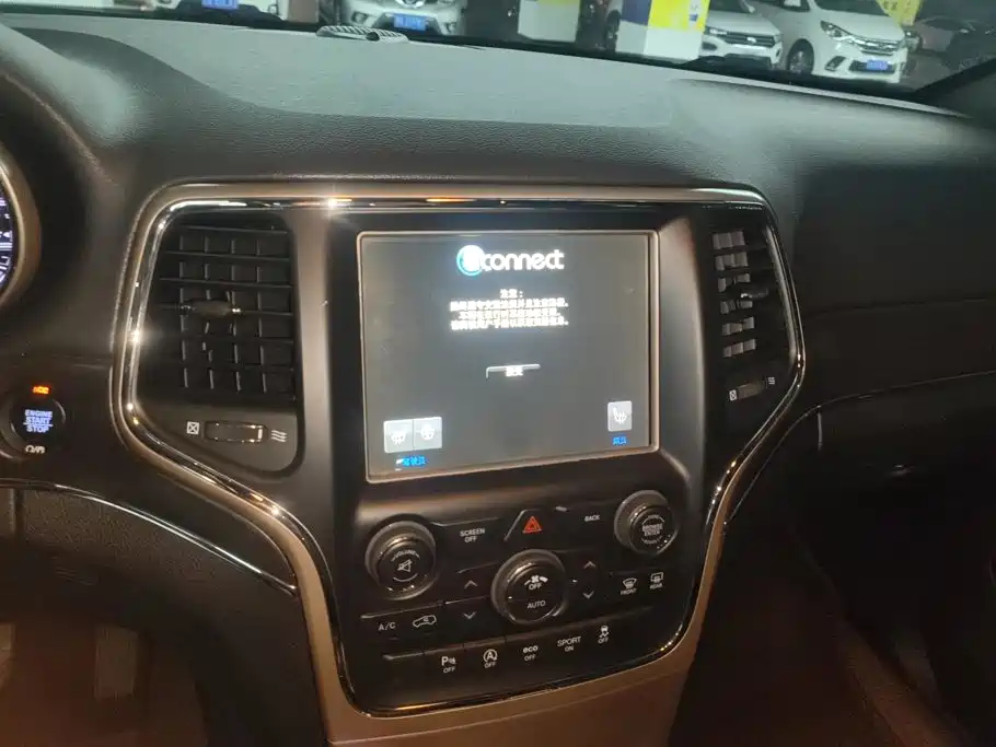 Jeep Grand Cherokee (Import) — миниатюра 13