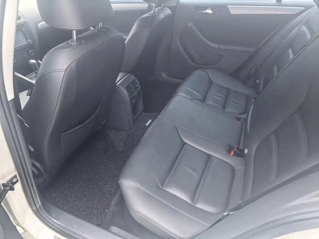 Volkswagen Sagitar — миниатюра 8
