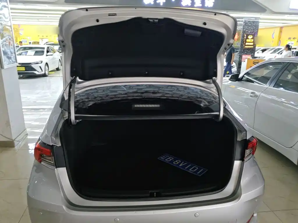 Toyota Corolla — миниатюра 19