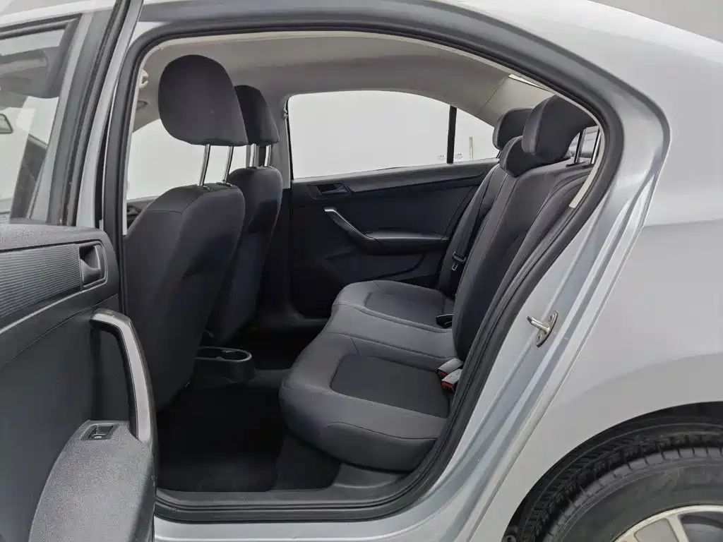 Volkswagen Santana — миниатюра 15
