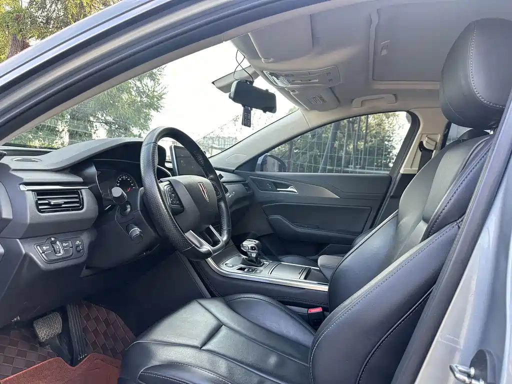 Hongqi Hongqi H5 — миниатюра 4