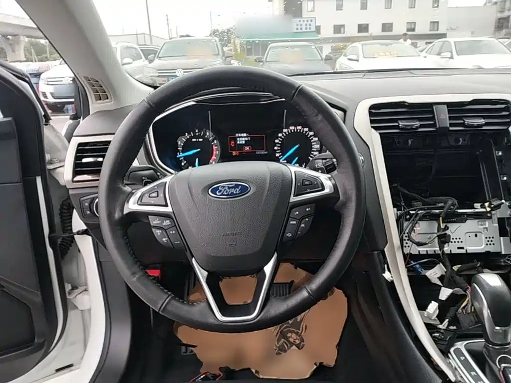 Ford Mondeo — миниатюра 11