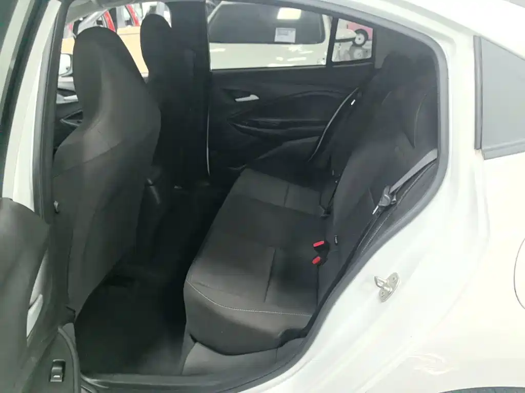 Chevrolet Cavalier — миниатюра 17