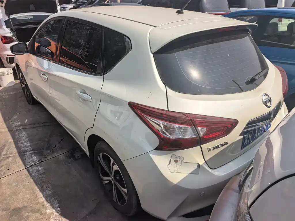 Nissan Tiida — миниатюра 4