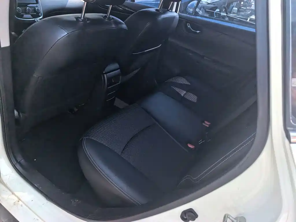 Nissan Tiida — миниатюра 12