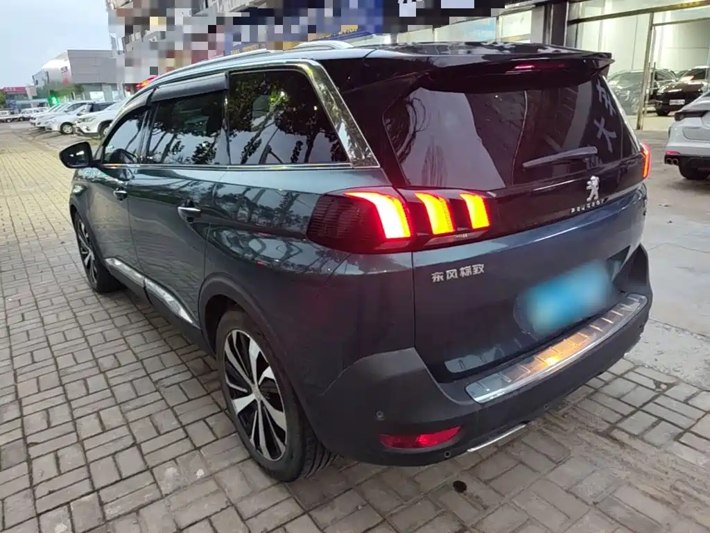 Peugeot 5008 — миниатюра 5