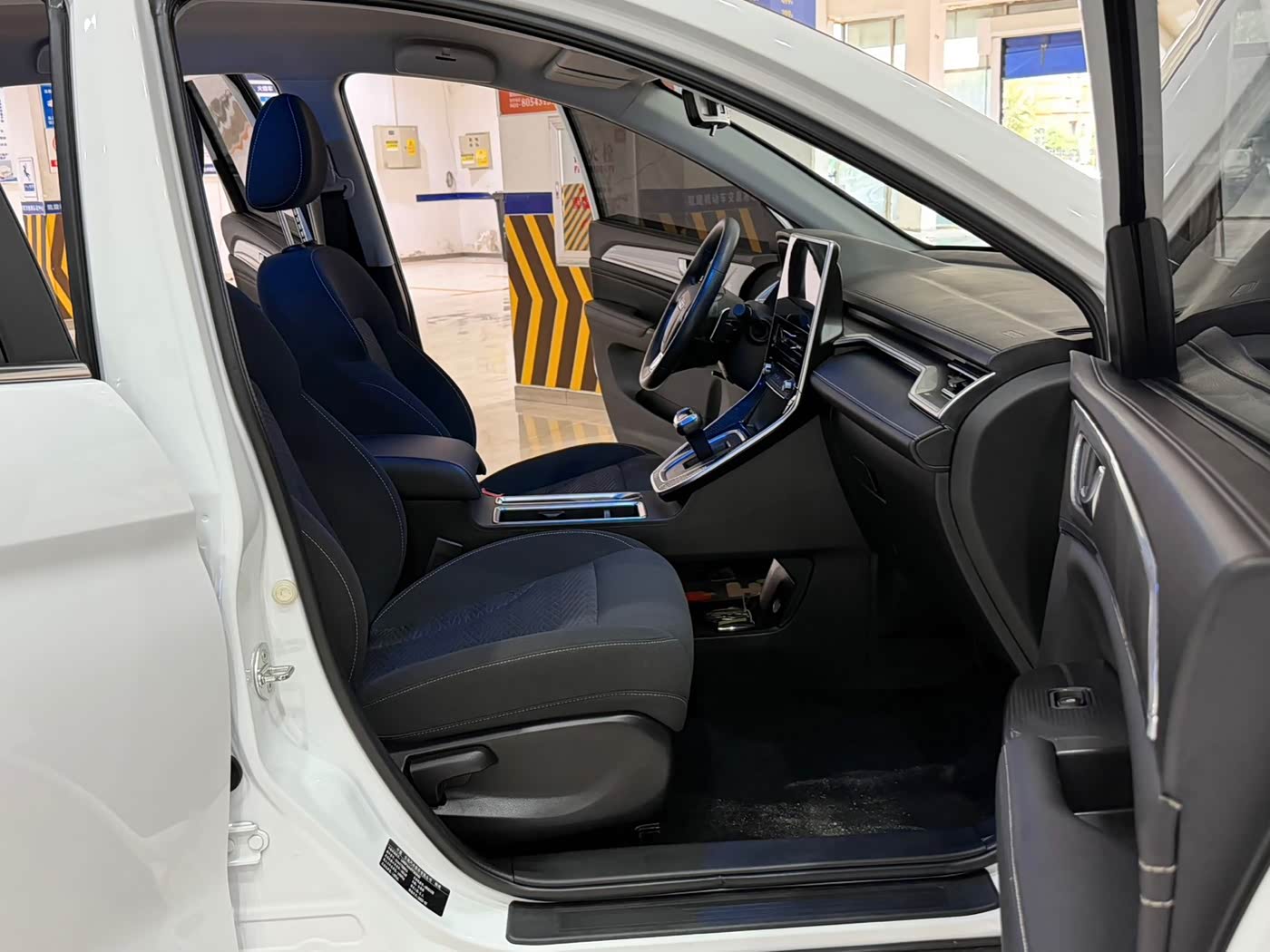 Haval Haval M6 1.5 л 2023 г. Белый, пробег 42000 км