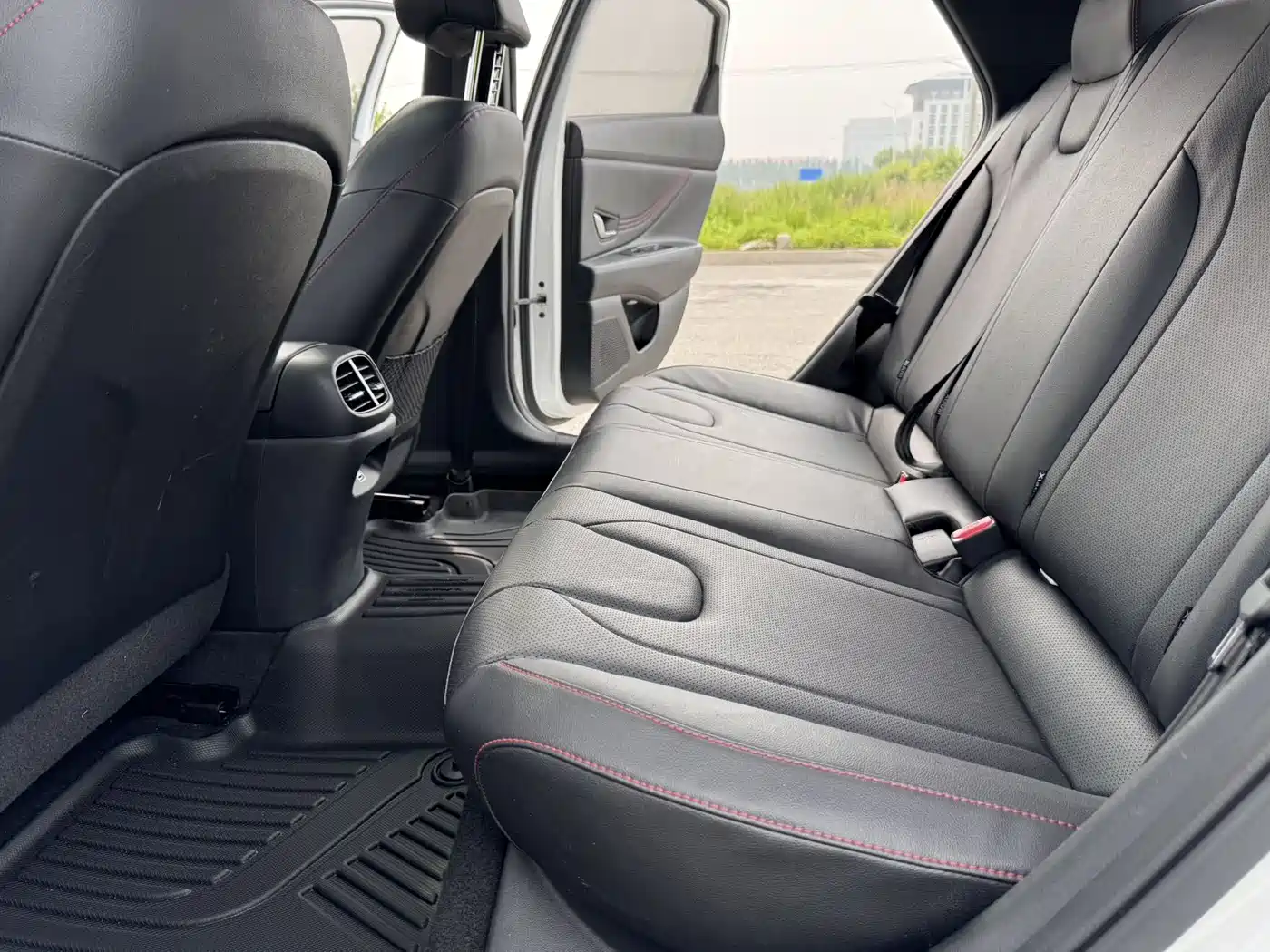 Hyundai Elantra 2023 Белый из Китая