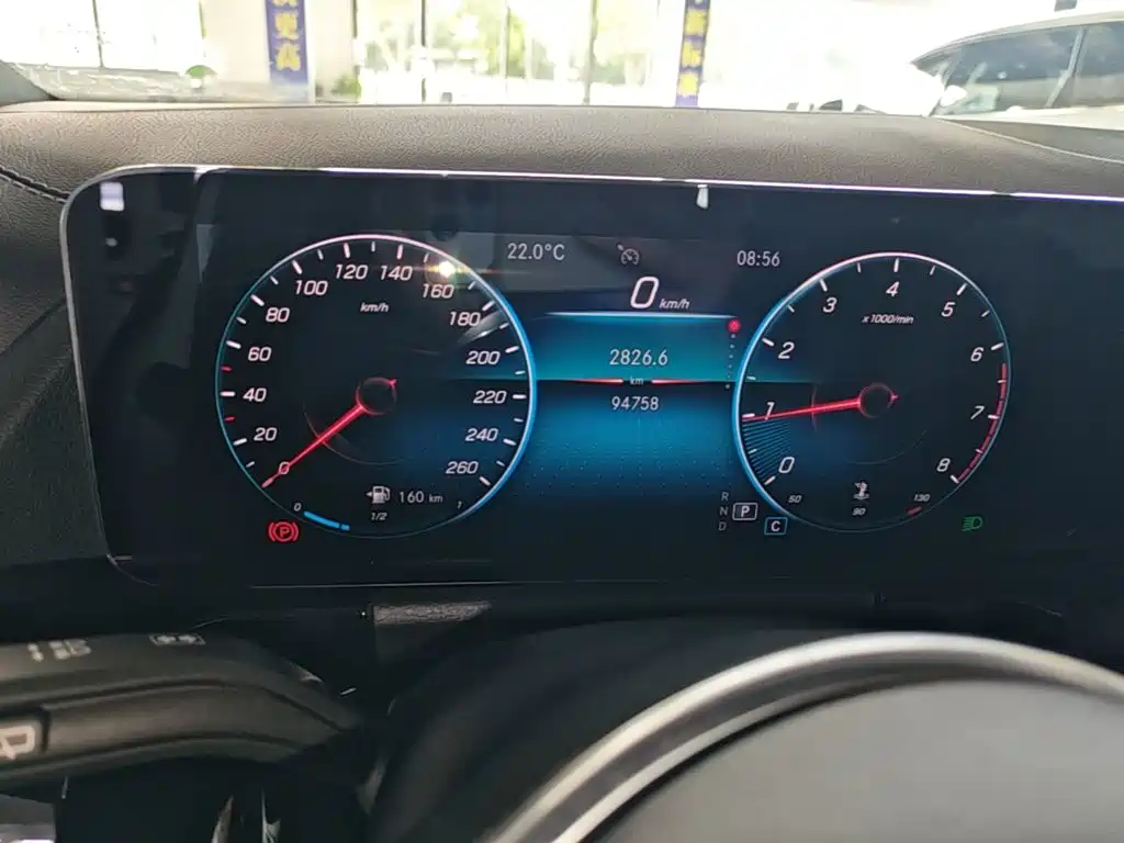 Mercedes-Benz GLA — миниатюра 12