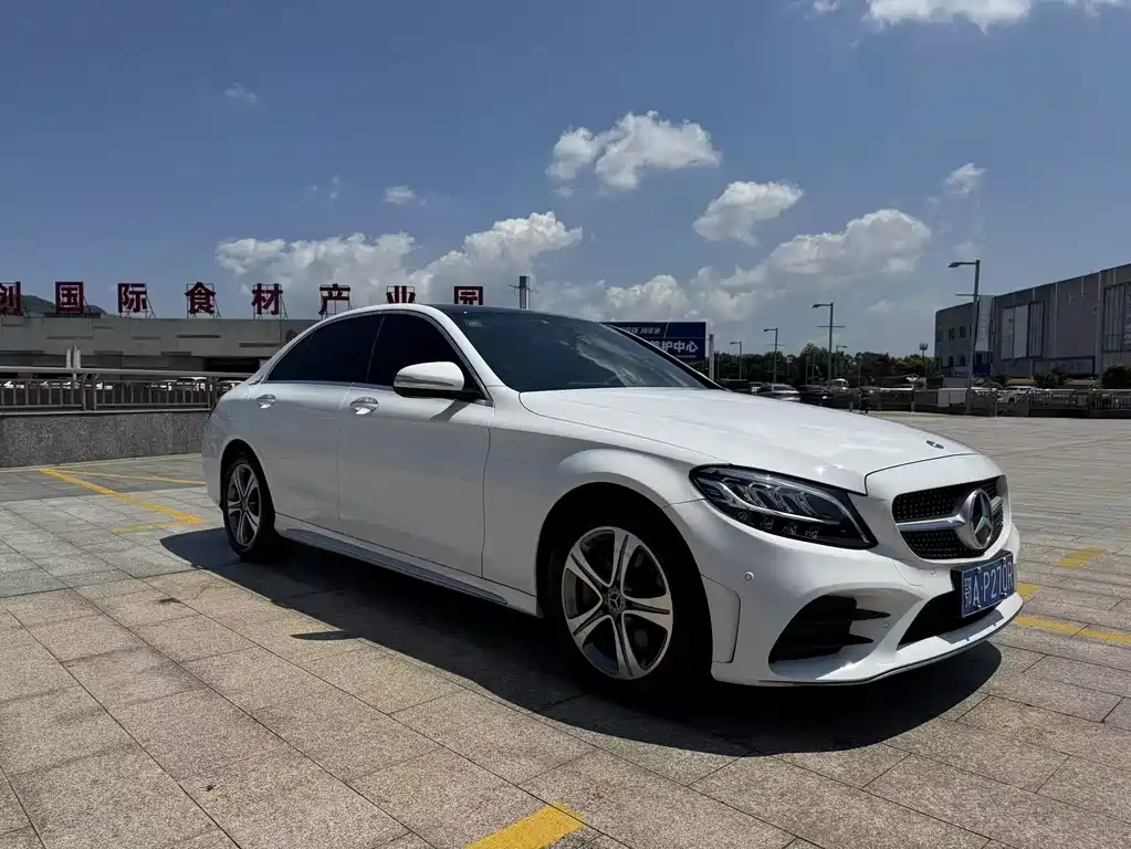 Mercedes-Benz C-Class — миниатюра 3