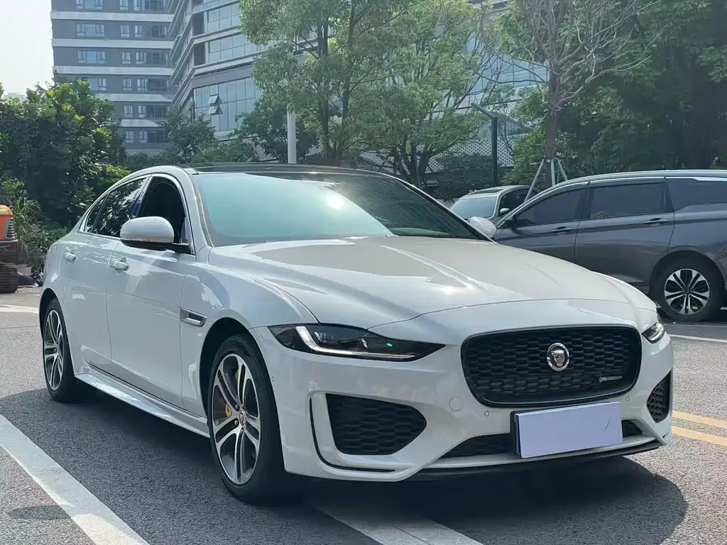 Jaguar XEL — миниатюра 3