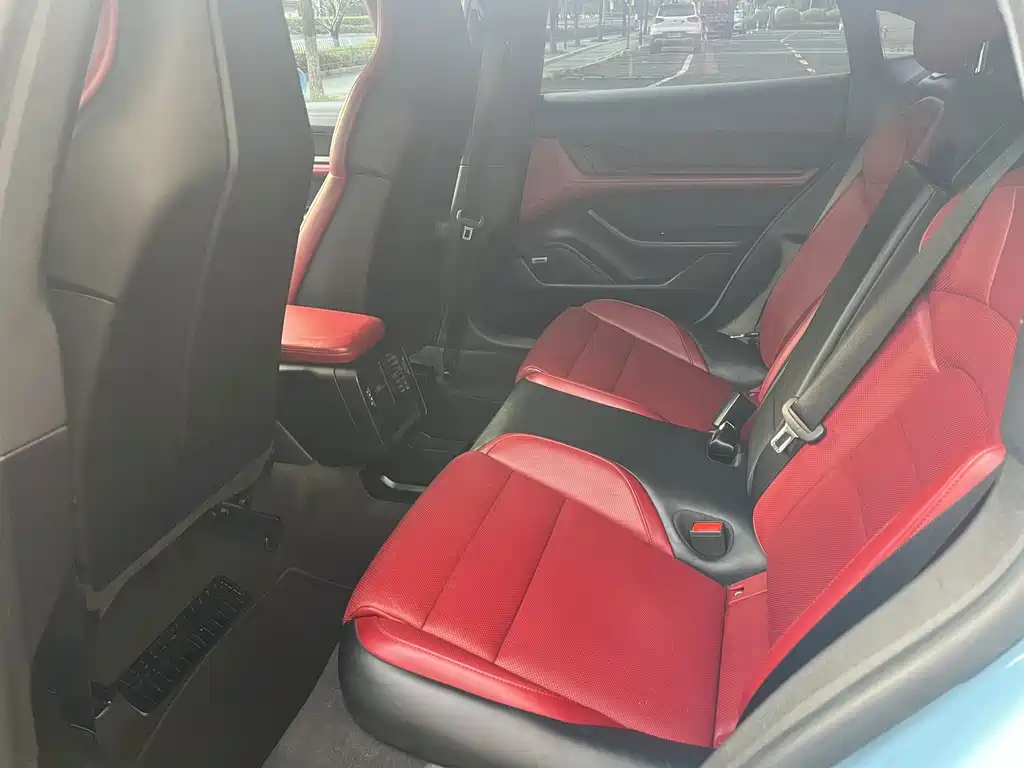 Porsche Taycan — миниатюра 11