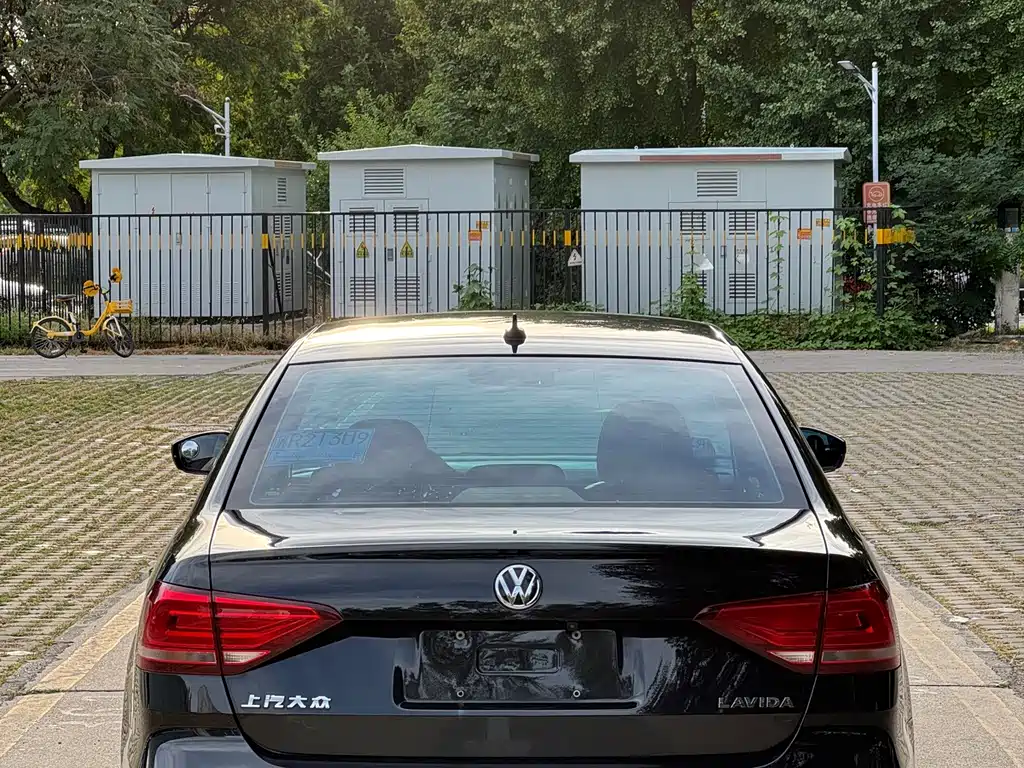 Volkswagen Lavida — миниатюра 7