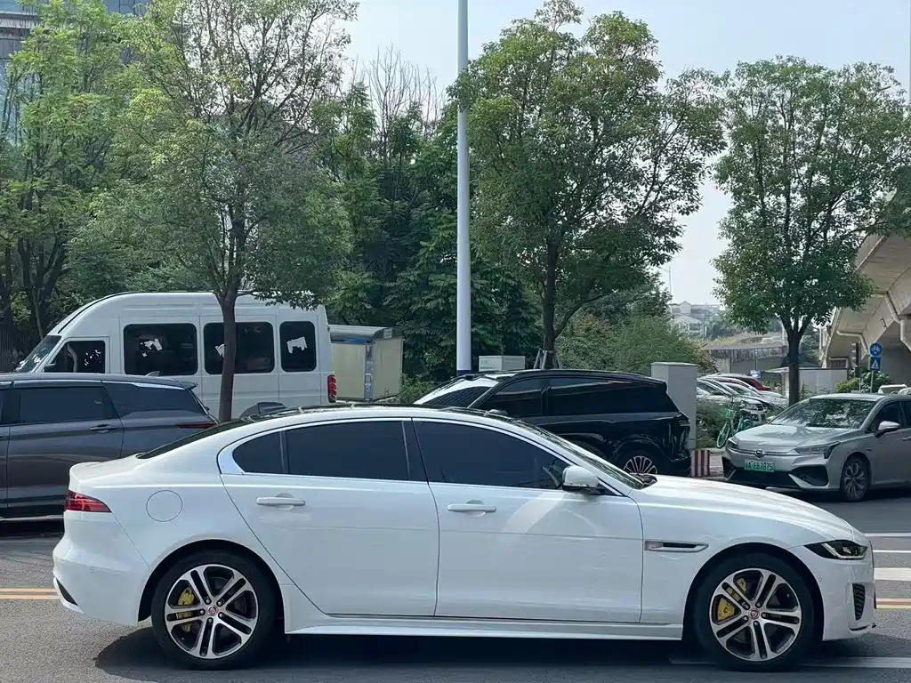 Jaguar XEL — миниатюра 4