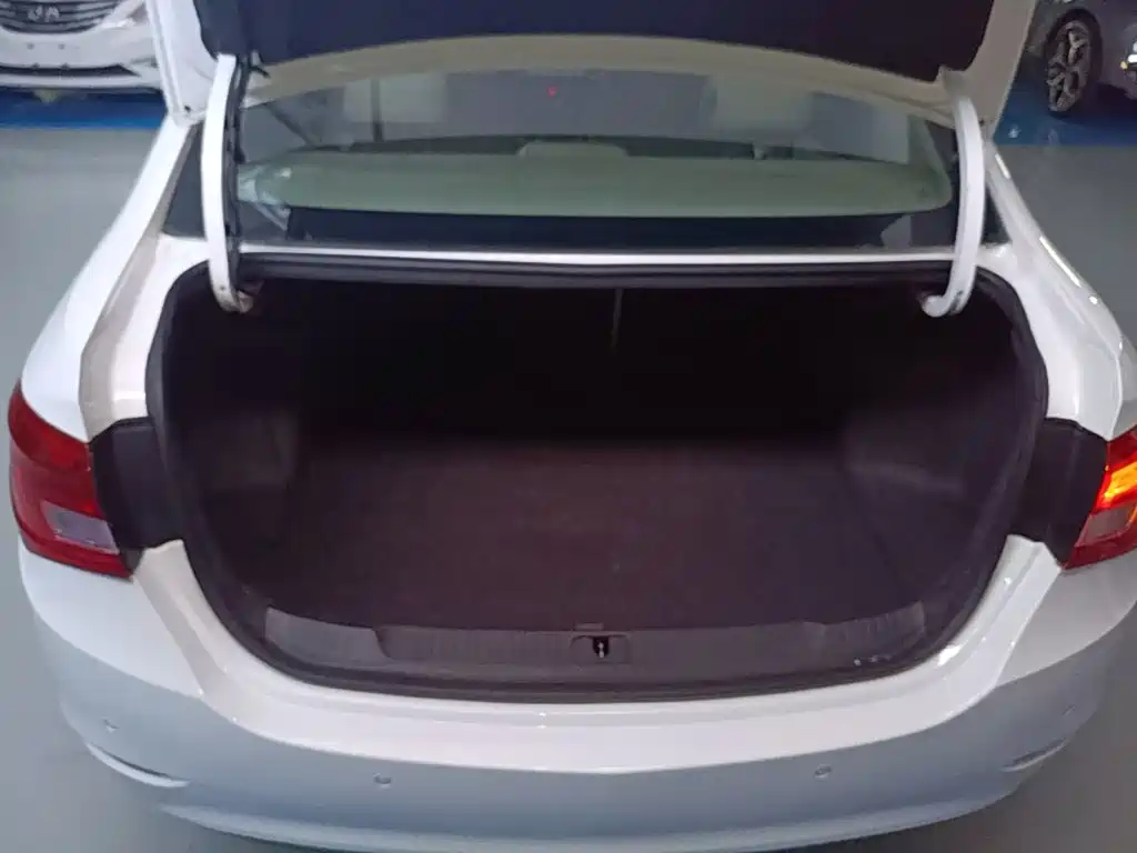 Buick Excelle — миниатюра 19