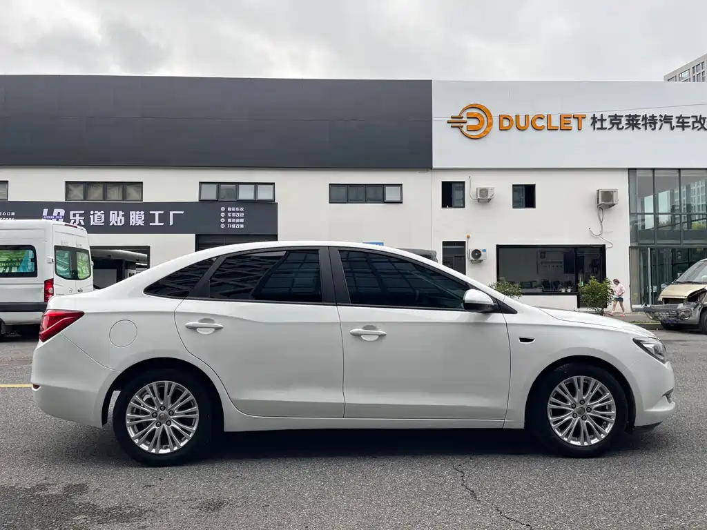 Buick Excelle — миниатюра 16