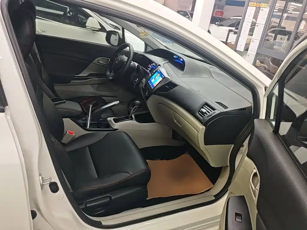 Honda Civic — миниатюра 25