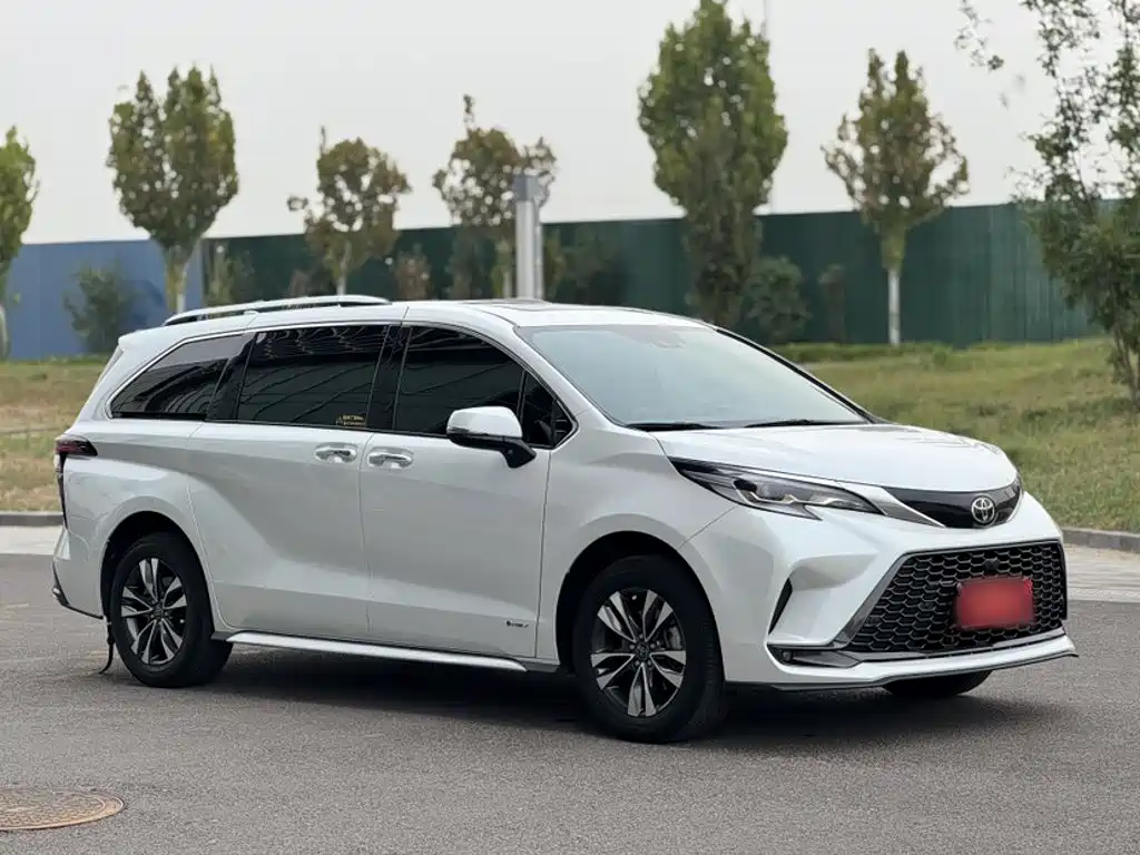 Toyota Granvia — миниатюра 19