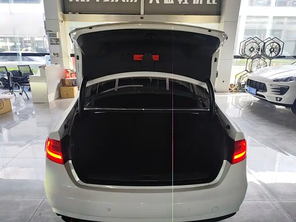 Audi A4L — миниатюра 19