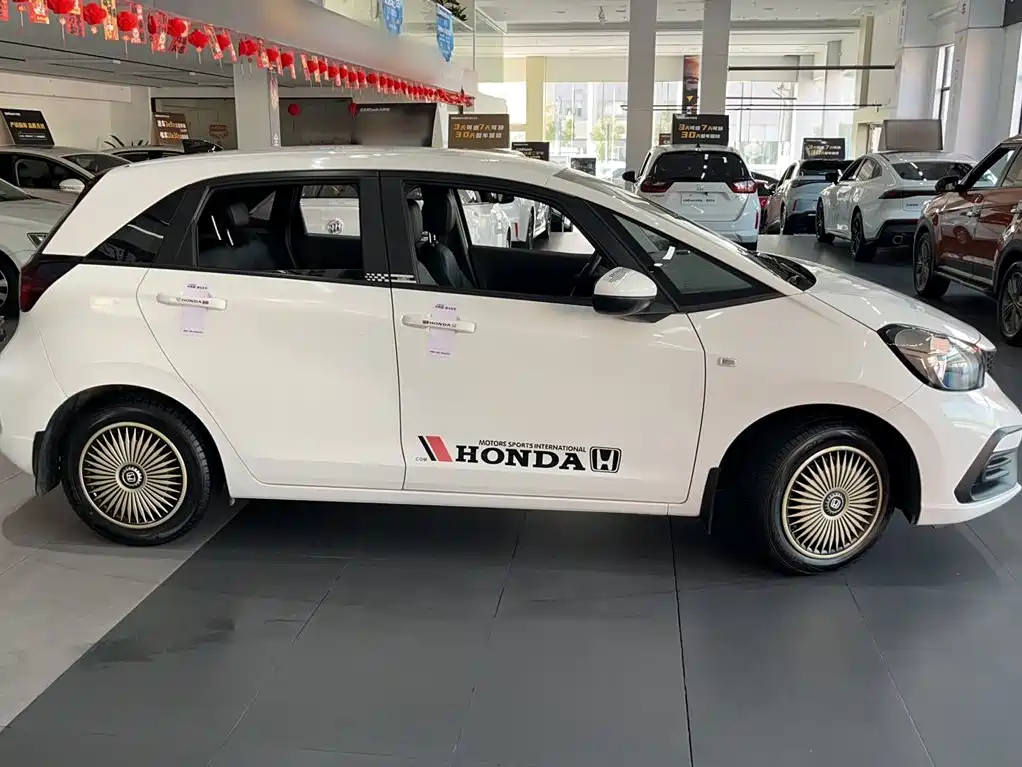 Honda Fit — миниатюра 5