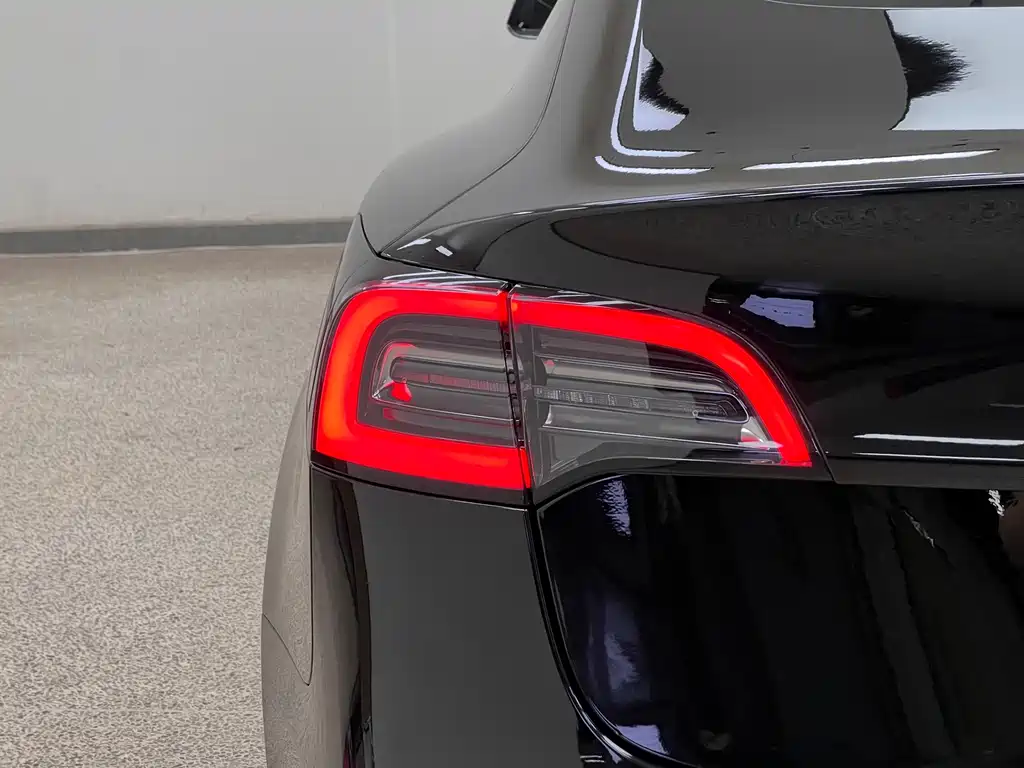 Tesla Model 3 — фотографии объявления, Фото 11