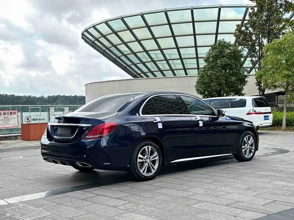Mercedes-Benz C-Class — миниатюра 7