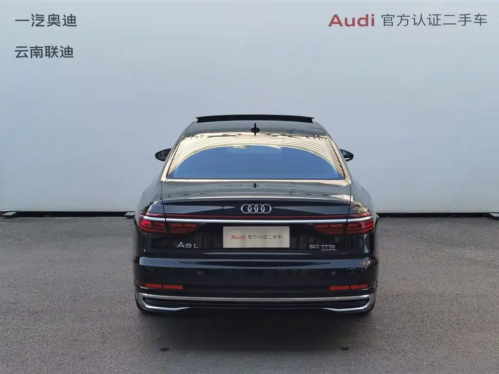 AUDI A8
