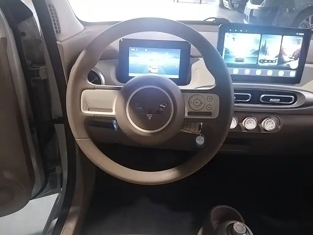 Wuling MINIEV — миниатюра 11