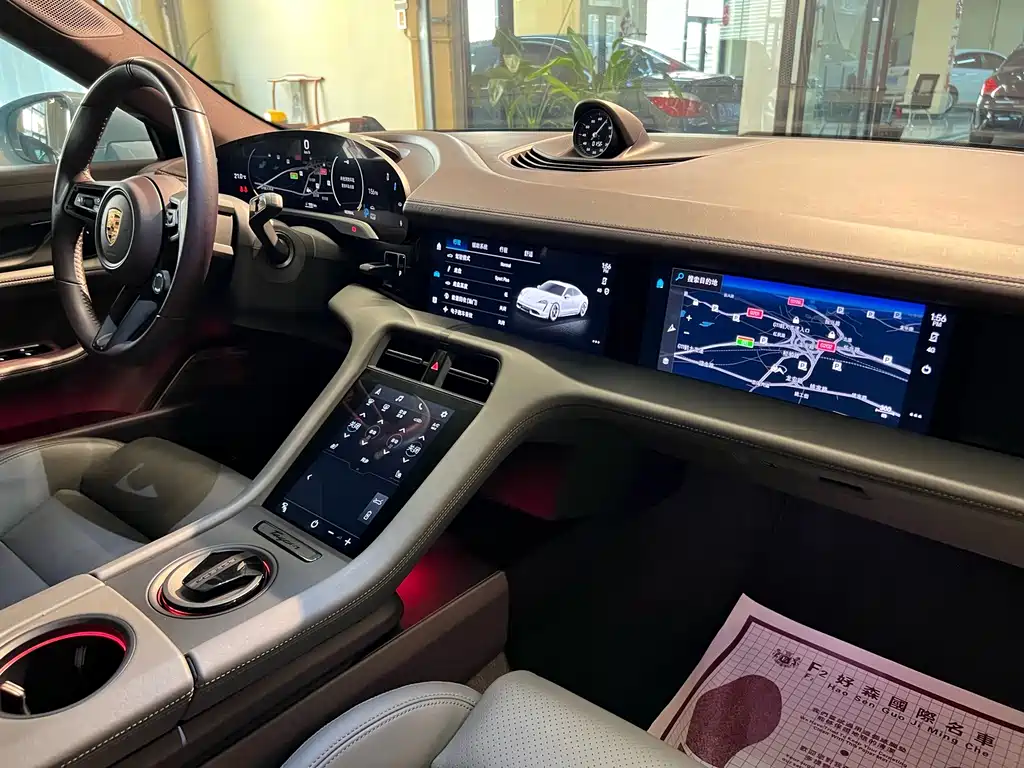 Porsche Taycan — миниатюра 26
